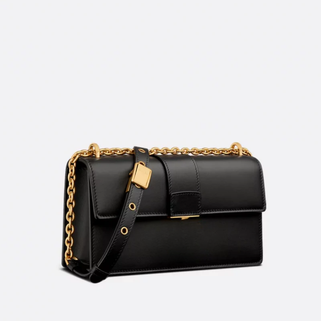 Schultertasche mit Kette