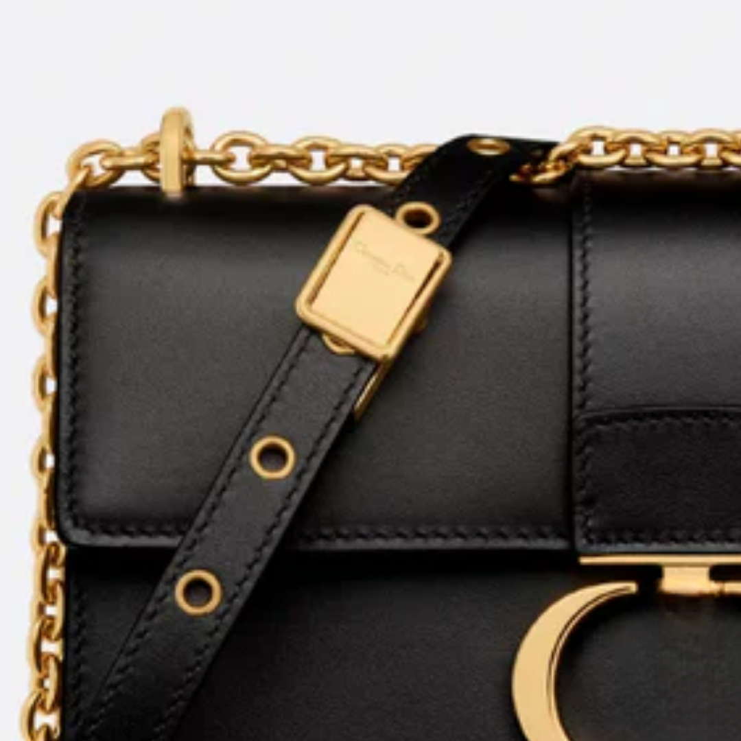 Schultertasche mit Kette